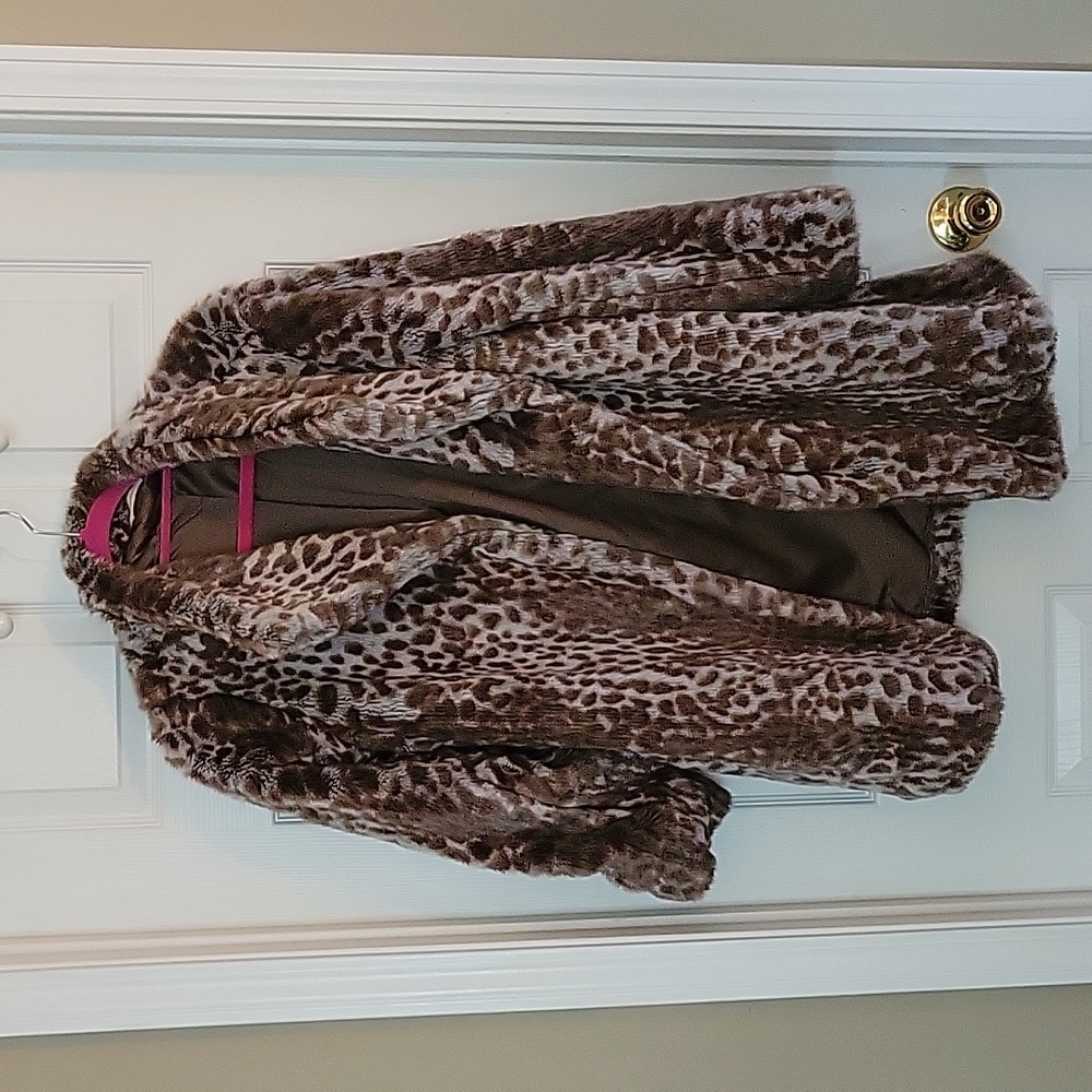 Womens Soft Surroundings faux fur leopard coat